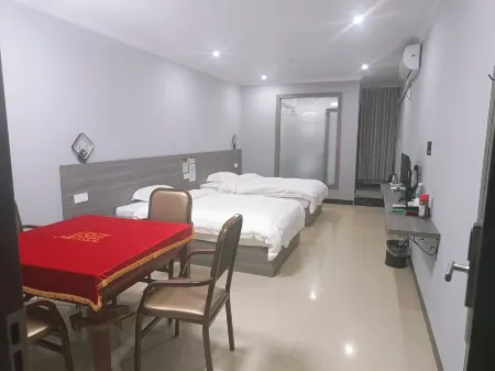 Pubei Century Business Hotel Отели рядом с достопримечательностью «Oriental Water Park»