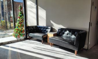 Q Fox Black Diamond Hotel 썸네일