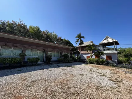 Pinmanee Resort and Homestay Отели в г. Wiang Kaen