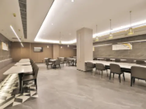 โรงแรมเอทัวร์ เอ็กซ์ สถานีรถไฟฉางชุน โรงแรมในฉางชุน