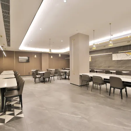Changchun South Station Square Atour X Hotel