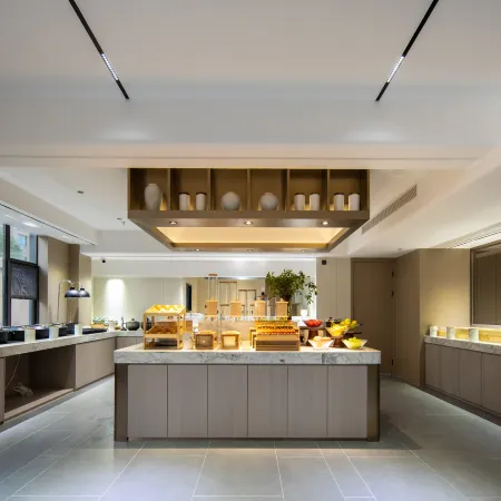 Ningbo Ninghai Xizi International  Atour Hotel