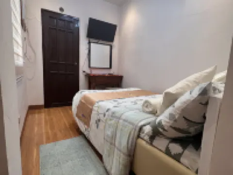 Jmcl Residences タクロバンのホテル