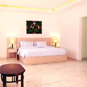 Puri Lovina Hotel Отели рядом с достопримечательностью «Пляж Ловина»