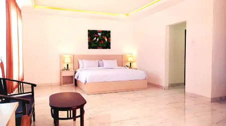 Puri Lovina Hotel Отели рядом с достопримечательностью «GKII BUKIT KALVARI BANYUSERI»