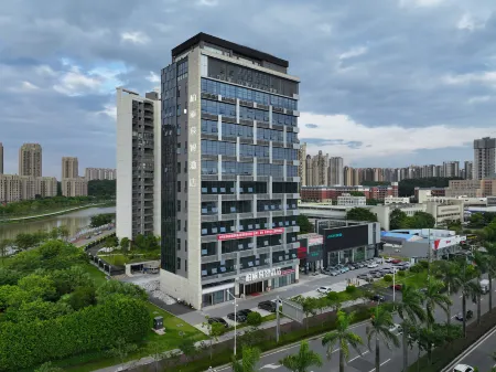 BaiLiQuanZhiJiuDian Hotel (Jiangmen Binjiang Sports Center)