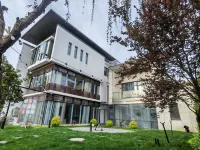 Guanshanhushu Holiday Villa Hotels near Zhonghua Xiaodao Park