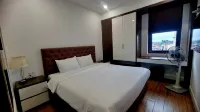 Phong Lan Building and Apartments