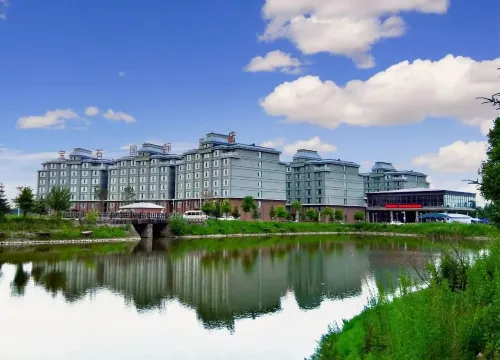 Baoshi International Hotel Hotels in Antu