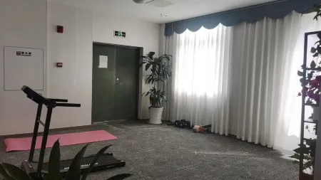 Tule Hotel Отели рядом с достопримечательностью «Tieshan Square»