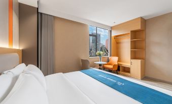 Huayi Select Hotel
