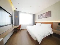 Chonpines Hotel (Xiongan New Area Anxin Baiyangdian Scenic Area Tourist Pier) Hotels in Anxin