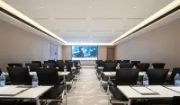 Fortmont Hotel (Qingdao Zhanqiao Zhongshan Road Subway Station Store)