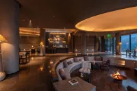 Nujiang Lushui Anyu · A'duo Hillside Cliff Resort Hotel - parking