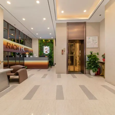 Ruiluo Hotel (Gongming Xiacun)