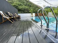 Yosemite Suites - Infinity Pools