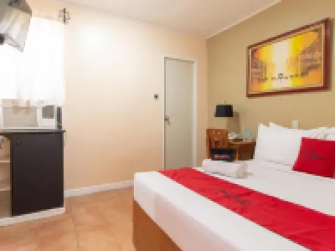 レッドドアーズ @ ダウンタウン タクロバン タクロバンのホテル