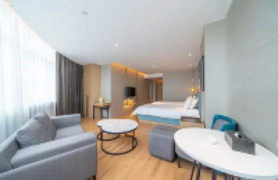 白玉蘭酒店（欽州灣廣場高鐵東站店） 欽州酒店