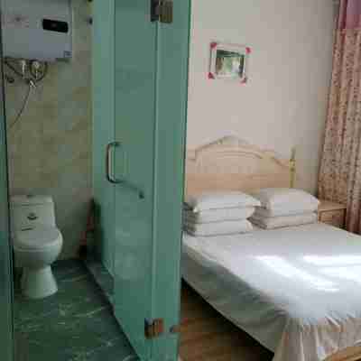Heishui Shengtu Inn Rooms