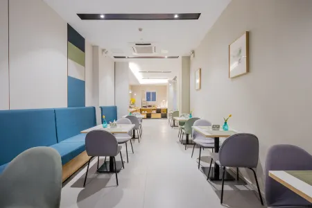 Homeinn Selected Hotel (Lishui High-Speed Railway Station Wanda Plaza) Отели рядом с достопримечательностью «Lishui University Vocational and Technical College»