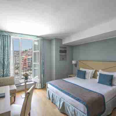 韋內雷港大飯店 Rooms