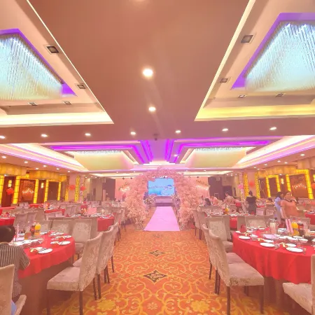 Zhaoqing International Hotel (Qixingyan Xinghu Scenic Area Branch)