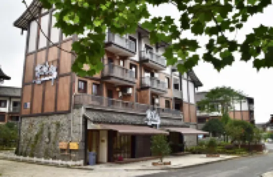 峨眉山霏林印民宿