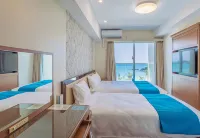 KARIYUSHI LCH.RESORT on The Beach - Balcony