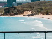 Sunshine Liv. Hotels near South Bay Recreation Area