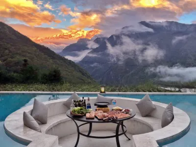 Banshan Yunju Hostel Hotel in zona Hailuogou of Gongga Mt.China