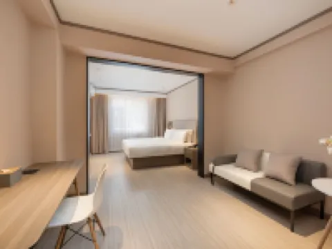 HanTing Hotel (South Square of Dalian North Railway Station) โรงแรมใกล้สถานีรถไฟต้าเหลียนนอร์ท