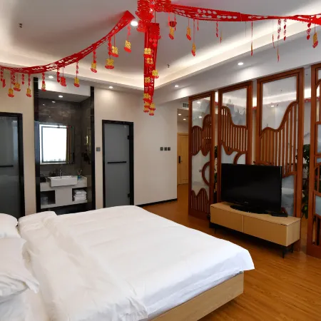 Xinlong Hotel