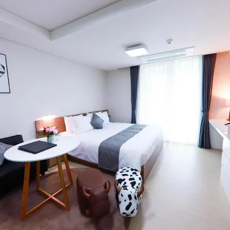Leeinstay Hotel