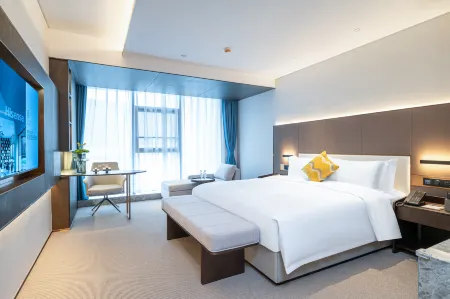 Golden °R Hotel(Shenlongcheng Store of Municipal People's Government) Отели рядом с достопримечательностью «Shifeng Park»