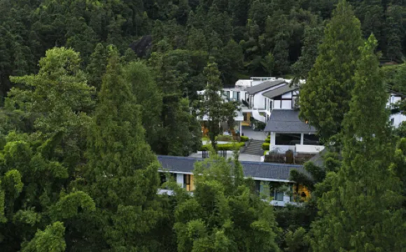 武夷山一曲相思矮胡度假酒店