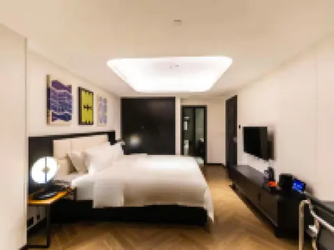 CHAMPS-ELYSEES HOTEL فنادق في لوفنغ