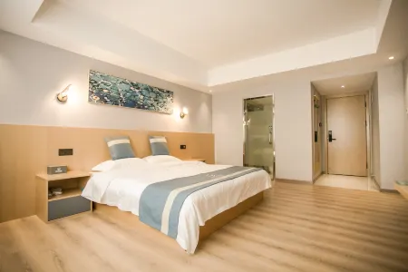 qingnian hotel Отели рядом с достопримечательностью «Anhui Science & Technology University (Donghua Road)»