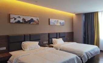 Huaiji Xingfu Business Hotel