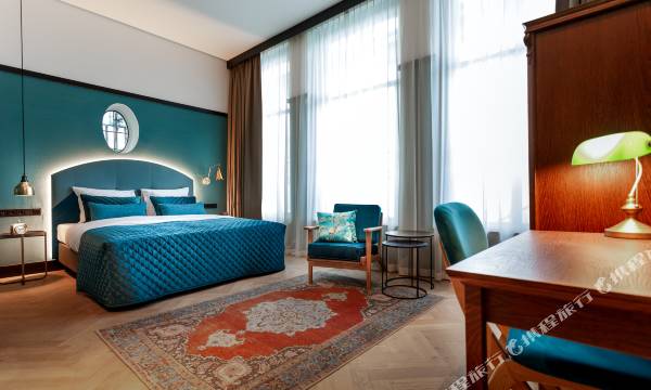 The Hendrick's Hotel
