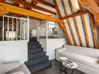 NH Collection Amsterdam Barbizon Palace Hotels near TomTom