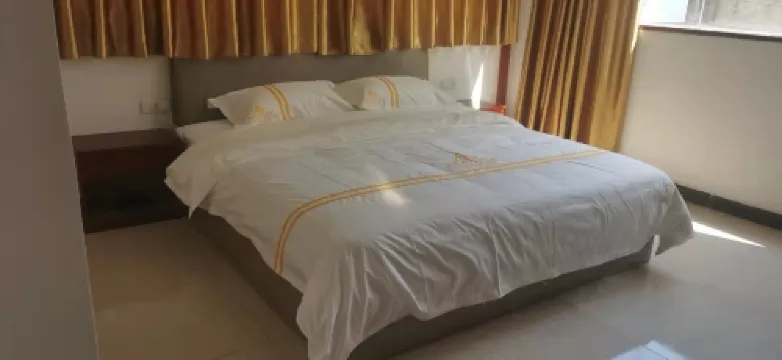 Dazhu Wannianhong Business Hotel