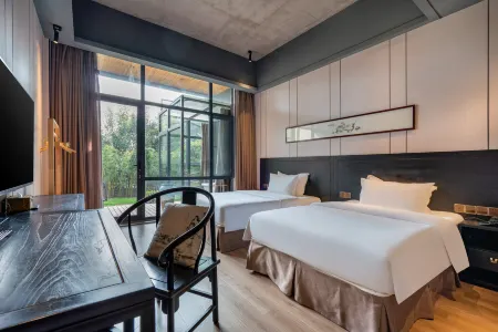 Tonghuali Yin Holiday Hotel Nanshan Bamboo Sea Отели рядом с достопримечательностью «Pingqiao Stone Dam»