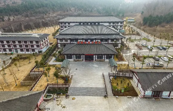 皇藏峪康養酒店