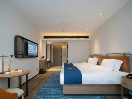 Echarm Hotel (Zhangjiajie Gaotiezhan)
