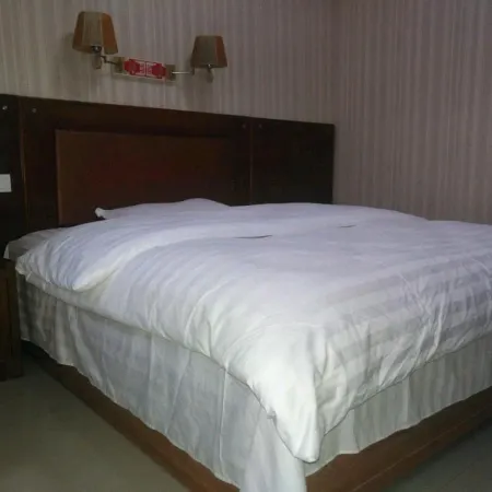 Baihuayuan Hotel