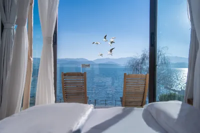 Dele Mingshu First Line Sea View Hotel (Dali Erhai Longkan Wharf)  호텔