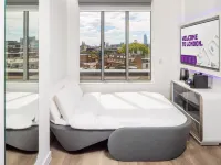 YOTEL London City Hotels near Old Bailey
