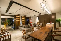 Kaili Elegant Restaurant Hotel(State People's Hospital)