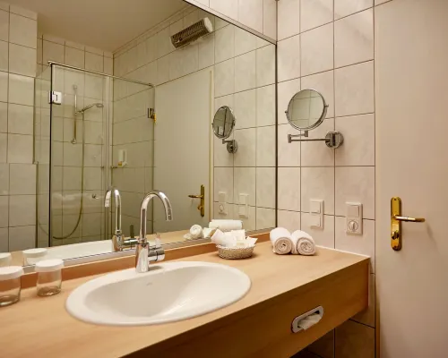 Sunday Hotel Wiesbaden Niedernhausen Zimmer Photos