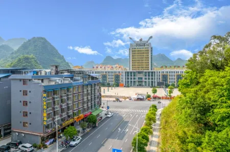 Hechi Tongxin Home Furnishing Theme Hotel Отели рядом со станцией Jinchengjiang Raliway Station